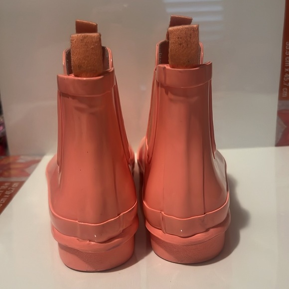 Hunter boots, Girls szUS 4B/5G peach/pink in color - Picture 4 of 6